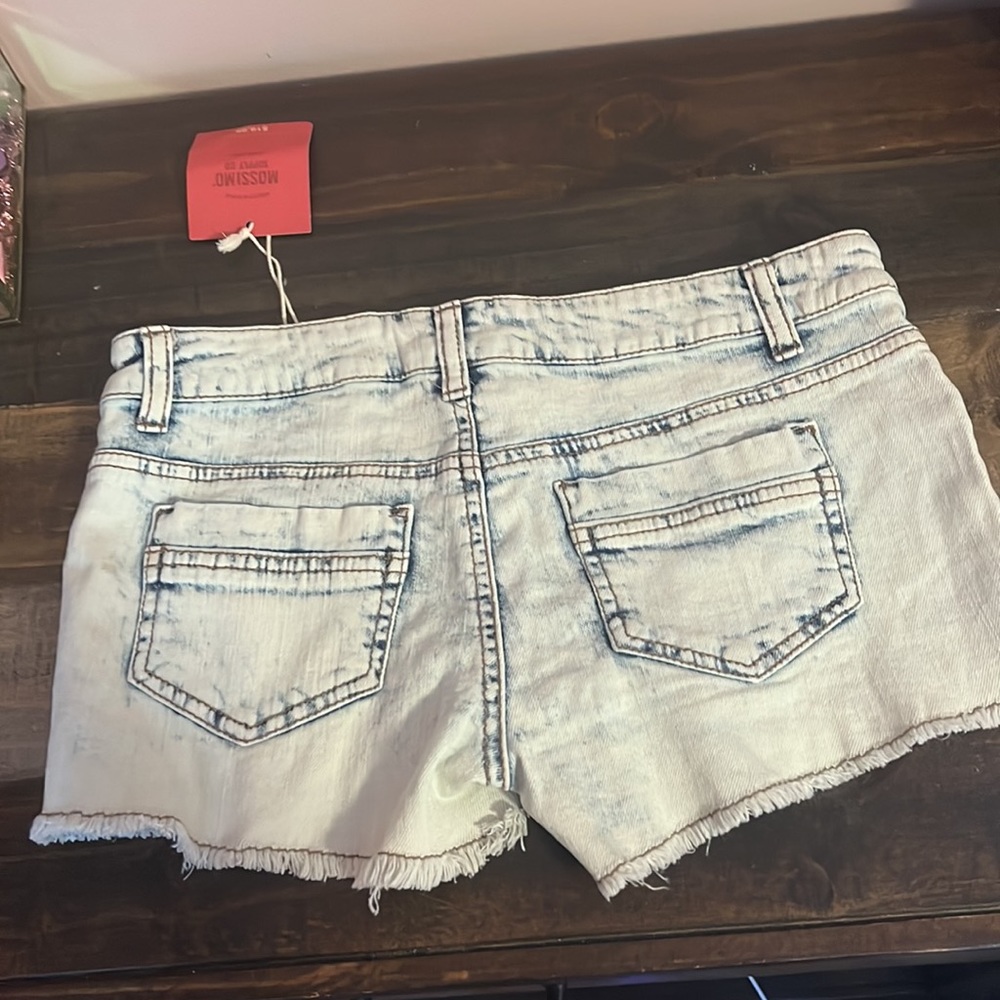 Mossimo shorts - Picture 2 of 2